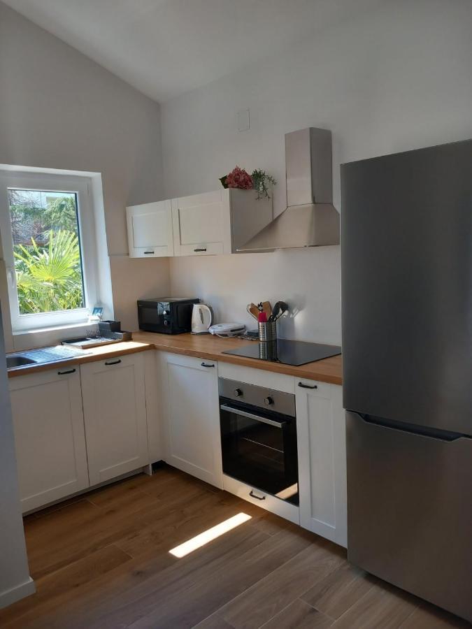 Apartmani Luni Premantura Esterno foto