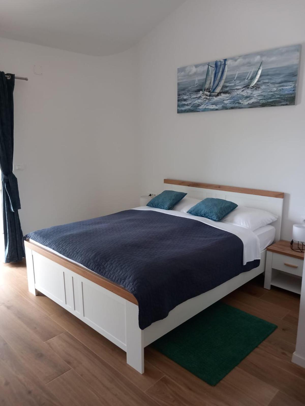 Apartmani Luni Premantura Esterno foto